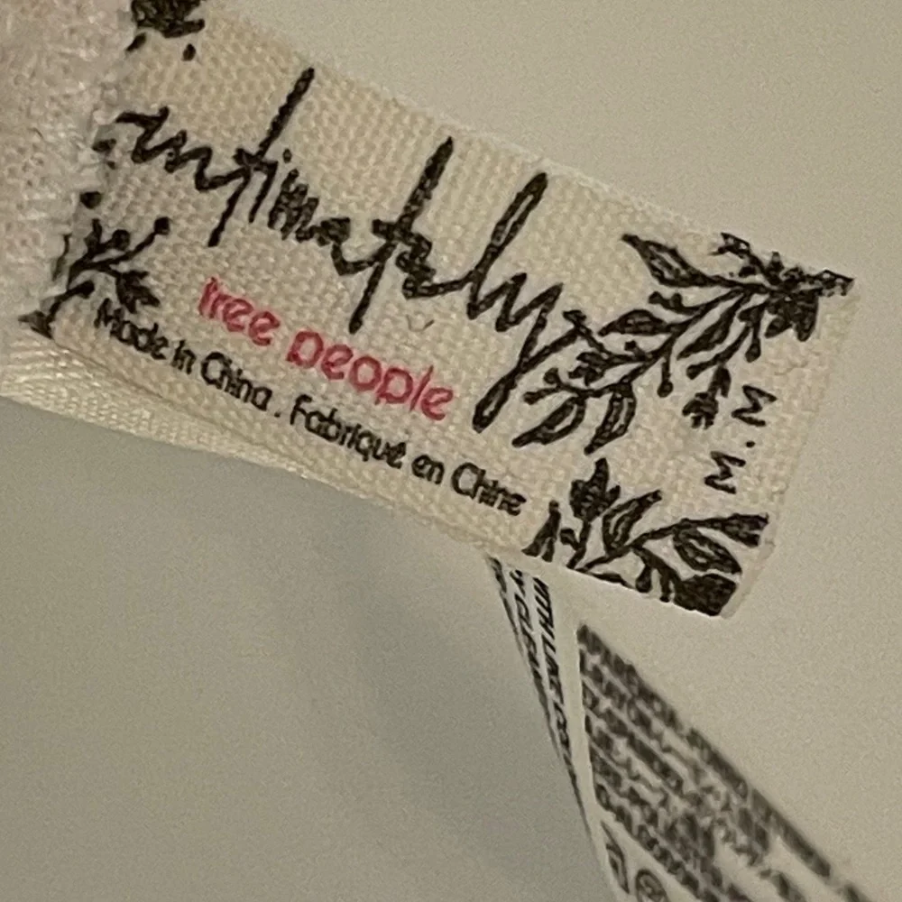 Here I Go Free People White Lace Bralette with Floral Detailing - Picture 3 of 3